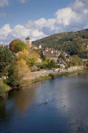 Lake - Spacious farmhouse with private heated pool close to Collonges la Rouge (Meyssac)