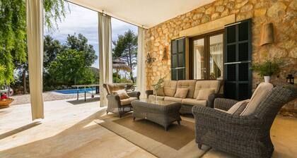 Beautiful villa with breathtaking sea and mountain views 10 minutes from Andratx