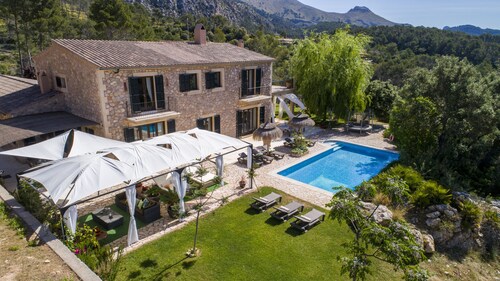 Finca de luxe en harmonie avec la nature. vue sur mer e montagnes