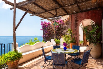 Positano: Villa Ibiscus ancient villa at 50m on the sea in the heart of Positano
