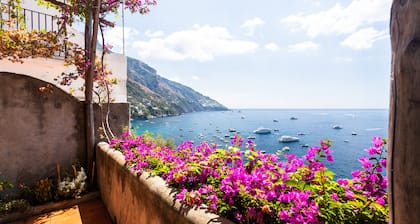 Positano: Villa Ibiscus ancient villa at 50m on the sea in the heart of Positano