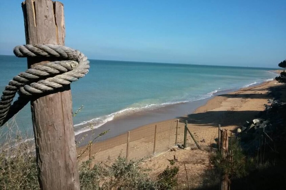 Seafront not overlooked, experience the postcard from the inside!