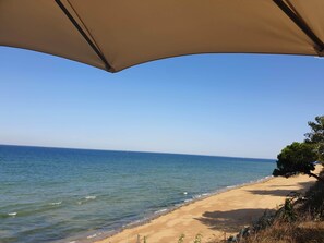 Beach nearby, sun-loungers - Seafront not overlooked, experience the postcard from the inside! (La Brée-Les-Bains)