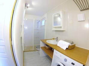 Shower, hair dryer - Seafront not overlooked, experience the postcard from the inside! (La Brée-Les-Bains)