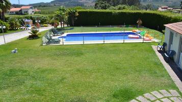 Piscina all'aperto, una piscina riscaldata