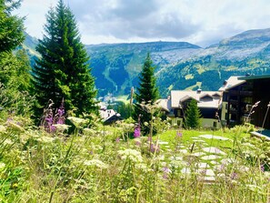 Property grounds - Ski Apartment With Spectacular Mountain View (Flaine Forêt) @flaine1969 (Arâches-La-Frasse)