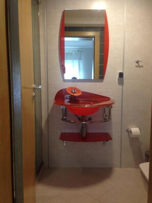 Shower, rainfall showerhead, hair dryer, towels