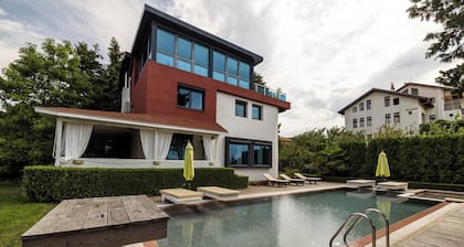 Fantastic private Villa with outstanding pool! Contact for our best offer!