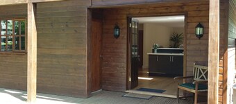 set in stunning countryside and only 1 mile from the surfing beach of Bantha