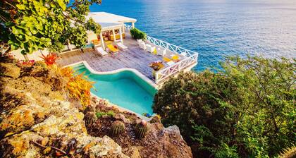 VILLA DOLCEVITA by KlabHouse-Seafront 7BDRM w/Housekeeper - Pool&Hot Tube