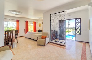 Smart TV, fireplace, table football, ping pong