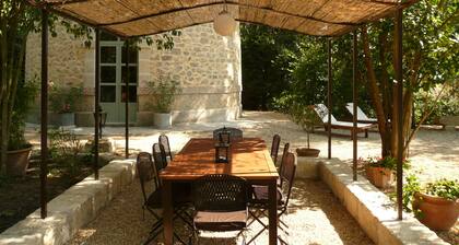 SUPERBE TOUR 19 iĂšme +( CABANON D'ETE) dans 4000m2 privatif prĂšs des plages