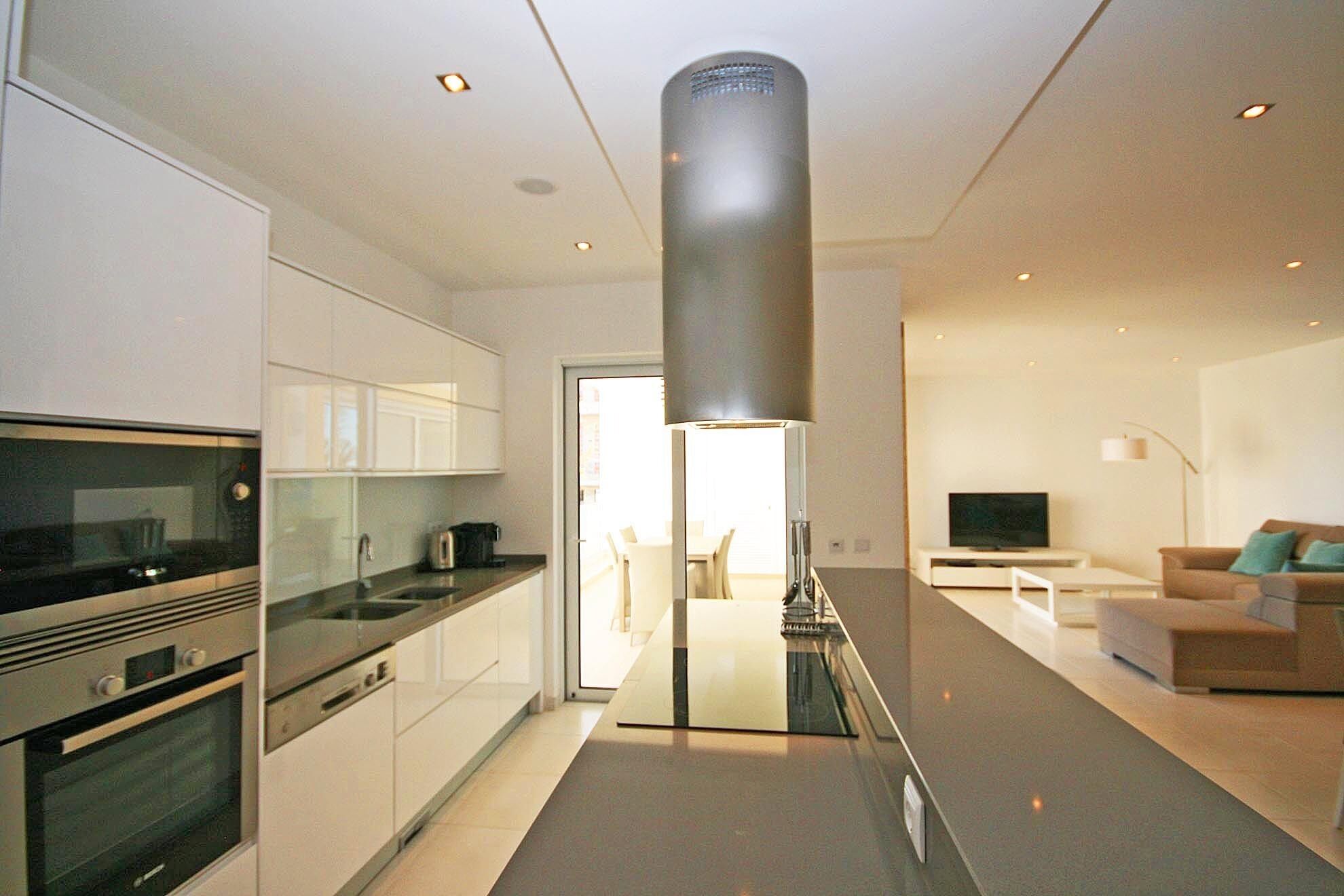 OceanView ~ Luxury 3bedroom ~ Porto De Mos ~ 5mins walk to Beach