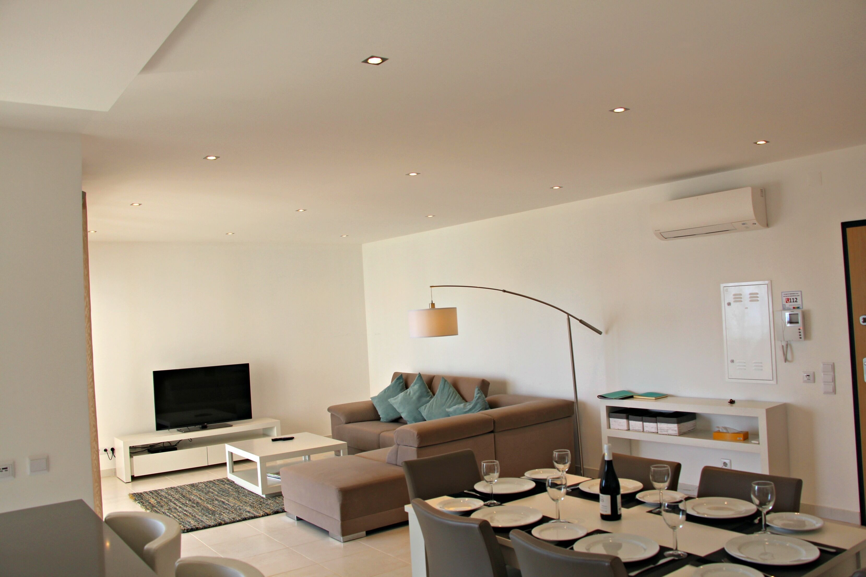 OceanView ~ Luxury 3bedroom ~ Porto De Mos ~ 5mins walk to Beach