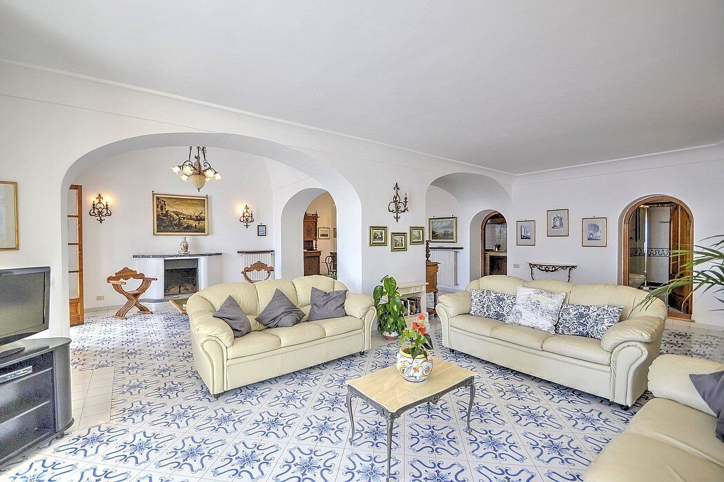 Villa Elvira: A splendid and luminous three-story villa built sheer above the sea, with Free WI-FI.