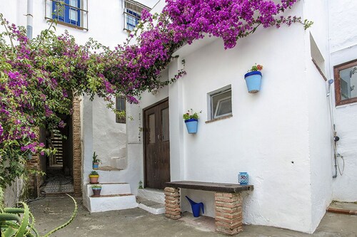Cosy Quiet Hideaway with two Terraces, perfect location old town Tarifa