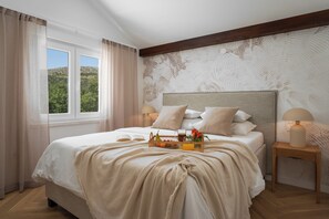 3 Schlafzimmer, Zimmersafe, Schreibtisch, Bügeleisen/Bügelbrett