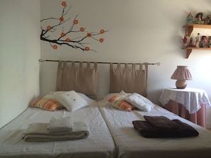 1 bedroom, iron/ironing board, travel cot, free WiFi