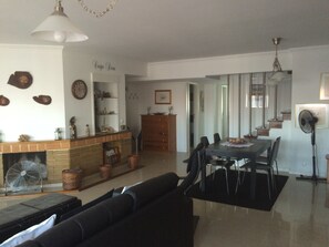Dining - Nice Apartment in Lisbon - 4/5 people - 3 kms from airport (Lisboa)