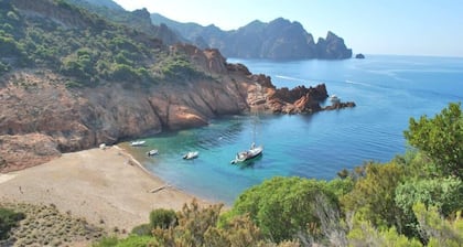 APPARTEMENT VUE MER  100 MĂTRES DE LA PLAGE AVEC PISCINE CHAUFFEE
