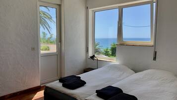 3 bedrooms, iron/ironing board, travel cot, free WiFi