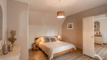 4 chambres, fer et planche Ă repasser, lit parapluie, Wi-Fi