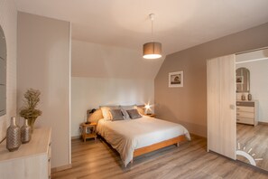 4 bedrooms, iron/ironing board, travel crib, WiFi