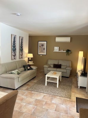 TV, DVD player, ping pong, books - House / Villa - Sarlat (Sarlat-La-Canéda)