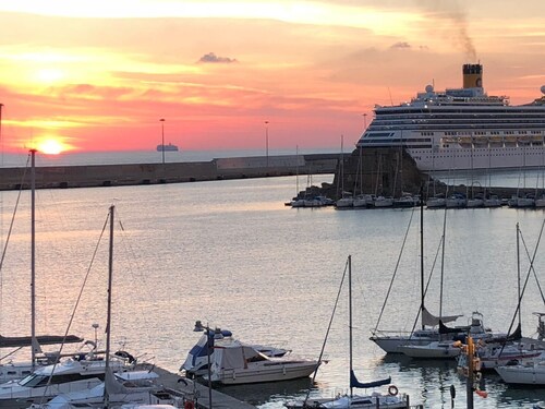 Wonderful waterfront apartment on the Port of Civitavecchia - Centro