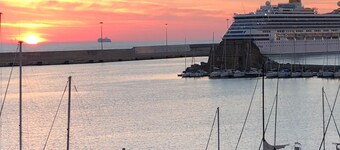 Wonderful waterfront apartment on the Port of Civitavecchia - Centro