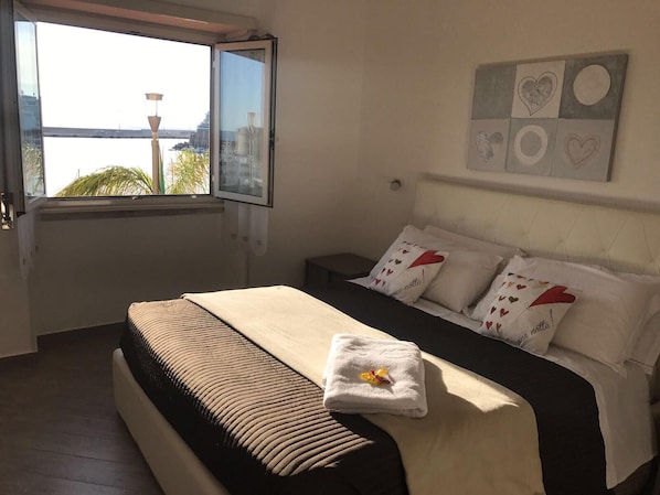 3 bedrooms, iron/ironing board, travel cot, free WiFi