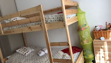 3 Schlafzimmer, Bügeleisen/Bügelbrett, Reisekinderbett, kostenloses WLAN