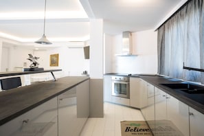 Fridge, microwave, oven, stovetop - Bright Apartment with Stunning Acropolis Views! SG5 (Athens)