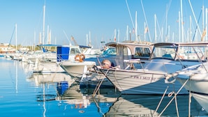Marina - Blue Lagoon Apartment, 10 m from the beach, 2 Swimmingpools, for 4 People (Alcúdia)