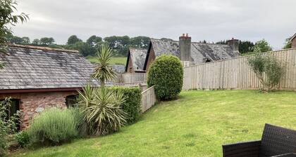 Barn Conversion, 5 miles from the coast with own parking and garden