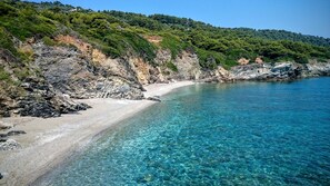 Beach nearby, sun-loungers, beach towels -  Pool Villa Perivoliou walking distance to 4 beaches, near Mamma Mia Church (Northern Sporades)