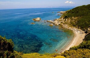 Beach nearby, sun-loungers, beach towels -  Pool Villa Perivoliou walking distance to 4 beaches, near Mamma Mia Church (Northern Sporades)