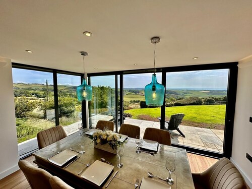 5* Luxury Welsh stone Long Cottage with magnificent panoramic views