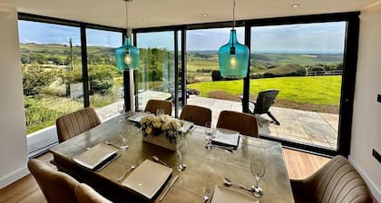 5* Luxury Welsh stone Long Cottage with magnificent panoramic views