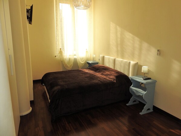 1 bedroom, iron/ironing board, WiFi, bed sheets