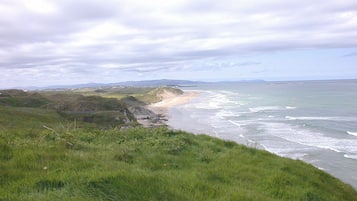 Plage à proximité, chaises longues