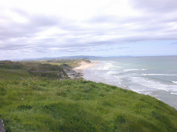 Plage à proximité, chaises longues