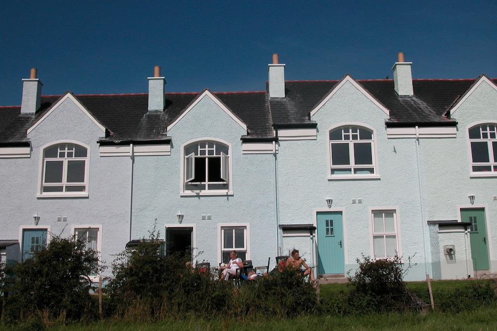 Causeway Cottages, Portballintrae. In the heart of the Giant's Causeway Coast.