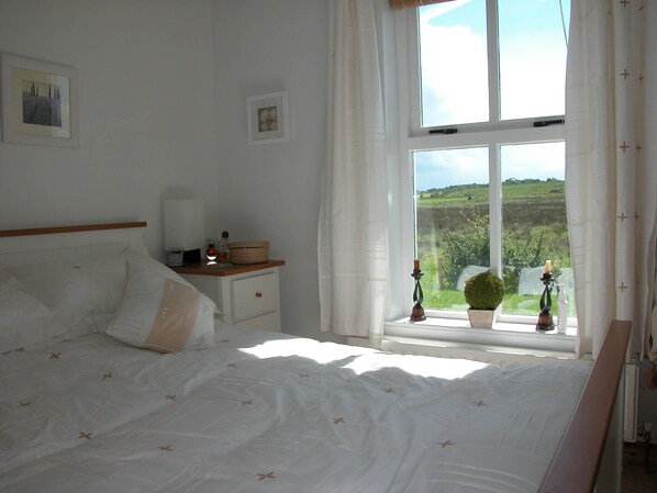 3 bedrooms, iron/ironing board, travel cot, free WiFi