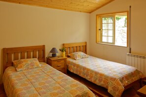 3 Schlafzimmer, Schreibtisch, Bügeleisen/Bügelbrett, kostenloses WLAN