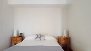 1 غرفة نوم ومك واة/لوح كي وواي فاي وملاءات أسرّة