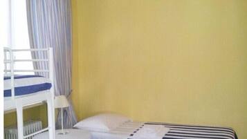 2 Schlafzimmer, BĂŒgeleisen/BĂŒgelbrett, kostenloses WLAN, BettwĂ€sche