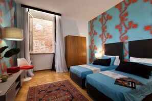 2 Schlafzimmer, Zimmersafe, Schreibtisch, Bügeleisen/Bügelbrett