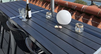 Runswick Bay Top Gallant Cottage - outside seating - sea and beach views