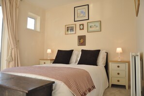 3 makuuhuonetta, silitysrauta/-lauta, vauvan matkasänky, ilmainen Wi-Fi